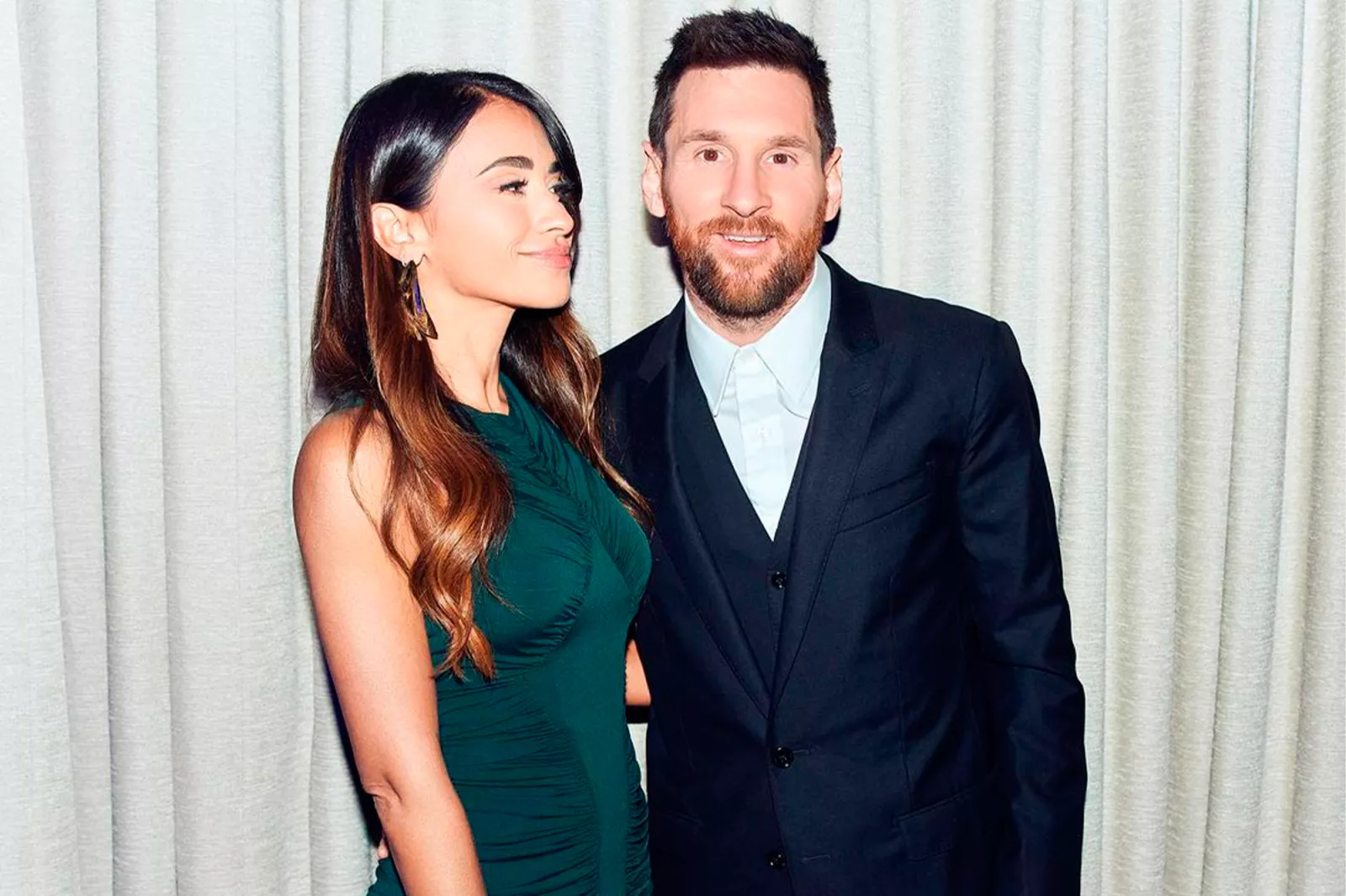 Leo Messi llegó a Argentina con un look muy fashionista – Revista Para Ti