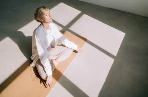 La meditación es útil para quienes sienten la necesidad de comprender la naturaleza de la mente.