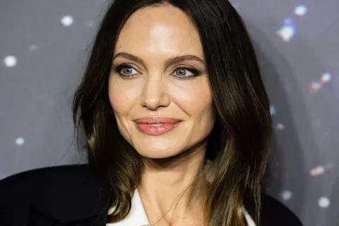 Angelina Jolie dará vida a la soprano María Callas en una película biográfica.