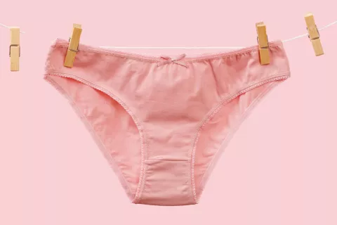 Por qué se regala ropa interior rosa en Navidad.