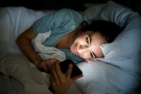 dormir-celular.jpg