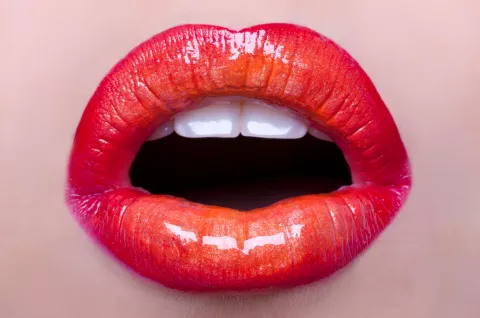 Cómo son los labios de vidrio, el nuevo viral de Tik Tok.