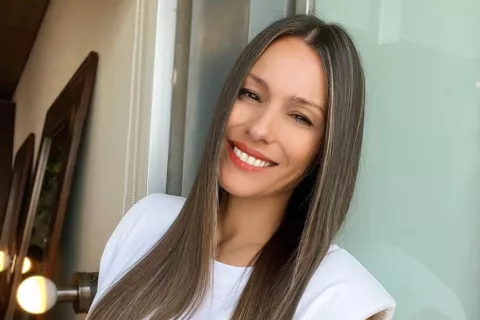 El increíble mini dress que lució Pampita en los 8 escalones.