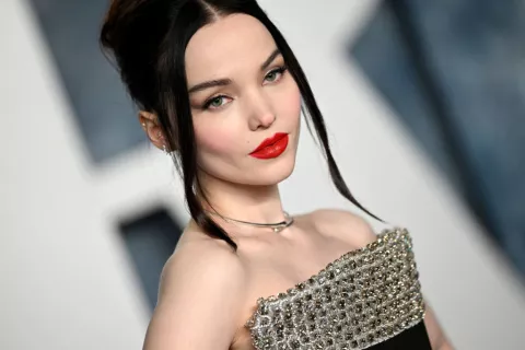 Dove Cameron es una de las protagonistas de Schmigadoon!