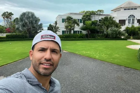 Kun Agüero: así es su impresionante mansión en Miami.