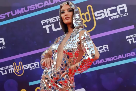 Los mejores looks de los Premios Tu Música Urbano 2023.
