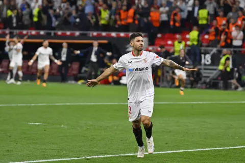 Gonzalo Montiel, del seleccionado argentino y que juega en el Sevilla F.C de la Primera División de España, quedó imputado de abuso sexual.