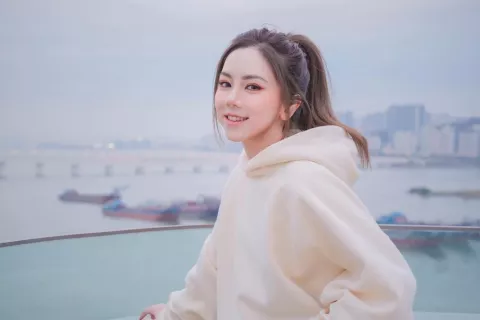 G.E.M. es la idol china que acaba de lanzar su disco en español.