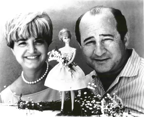 Ruth Handler, la empresaria creadora de la muñeca Barbie. Junto a su esposo Elliot fundaron la compañía de juguetes Mattel.