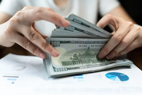 Dólar tarjeta: qué pasará con los viajes al exterior tras la nueva suba.