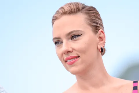 Scarlett Johansson contó cuál es fuerte motivo por el cual no tiene redes sociales.