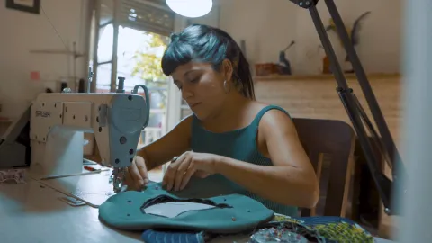 Pía García Balaguer en 2018 fundó Vulca, su marca de moda upcycling.