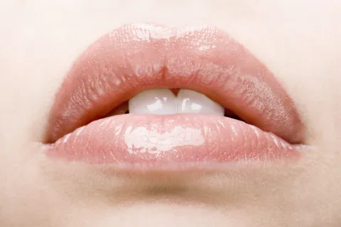 Honey lips: cómo replicar la tendencia en make-up.