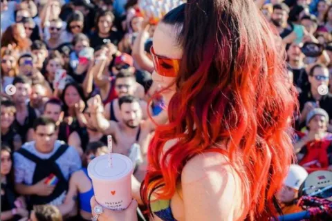 Lali estuvo en la Marcha del Orgullo 2022.