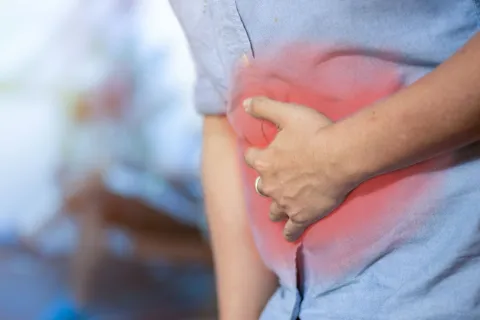 Estos son los 5 alimentos que dañan el hígado: el órgano que desintoxica el cuerpo.