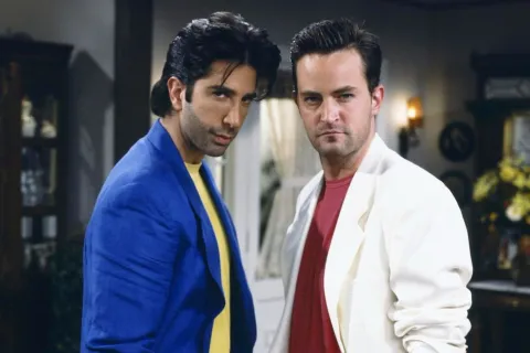 David Schwimmer, Ross en Friends, le dedicó un emotivo homenaje a Matthew Perry.