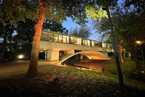 casa-del-puente-abre.jpg