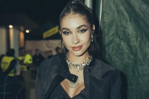 El look de Año Nuevo de María Becerra para pasear por Nueva York