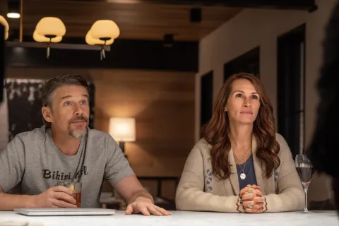 Ethan Hawke y Julia Roberts enfrentan juntos el apocalipsis.