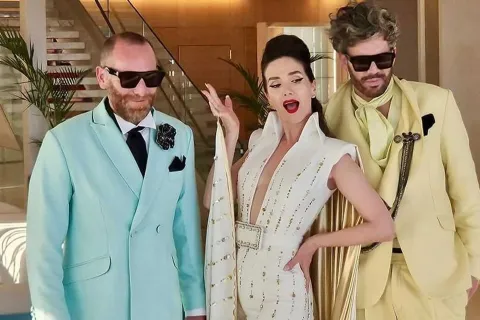 Natalia Oreiro ofició la boda de un amigo en la playa y vestida de Elvis