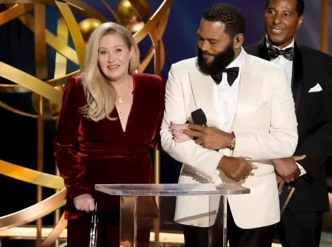 La emocionante reaparición de Christina Applegate en los Emmy 2023.
