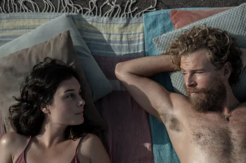 El tiempo que te doy estrenó en Netflix durante 2021.