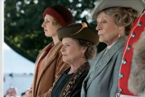 "Downton Abbey" se hizo muy famosa gracias al gran éxito que tuvo en Gran Bretaña y Estados Unidos, más precisamente debido a su emisión en 2010