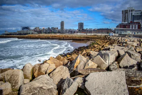 Mar del Plata se destacó entre las siete playas más bellas de Sudamérica,