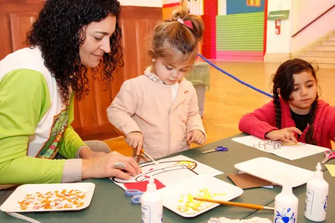 La propueta "Vacaciones divertidas" del tradicional ciclo "A desaburrir el invierno" ya comenzó a brindar talleres y espectáculos.