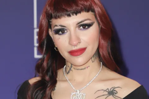 Foto de Cazzu en los Latin GRAMMY.