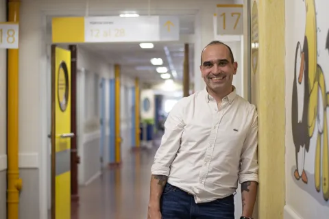"Soñar es terapéutico", dice Nicolás Fernández Ponce, oncólogo pediátrico.