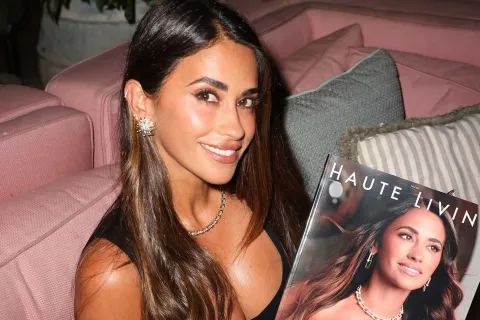 Antonela Roccuzzo asistió a la fiesta presentación de su portada en Haute Living con un estilismo bien trendy.
