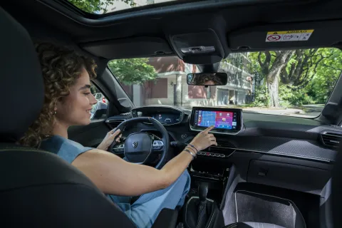 Según WGSN, el auto será el nuevo espacio personal de preferencia. Peugeot propone transformarlo en un lugar para crecer, aprender y disfrutar.