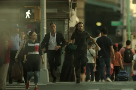 El 18 de septiembre estrenó Black Rabbit en Netflix.