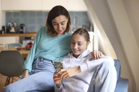 Climaterio y maternidad: por qué se habla tan poco de esta doble exigencia