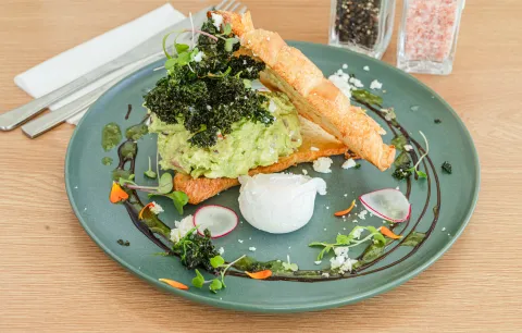 Ni árabe ni lactal: probá este sándwich tostado de queso y palta con un pan distinto