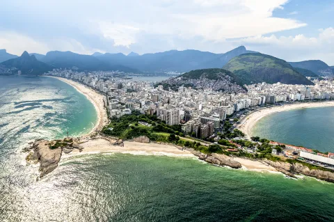 Ni Río de Janeiro ni Florianópolis: la playa de moda para jóvenes argentinos en Brasil