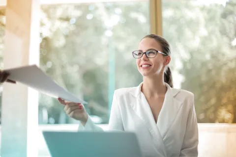 Mujer en empresa
