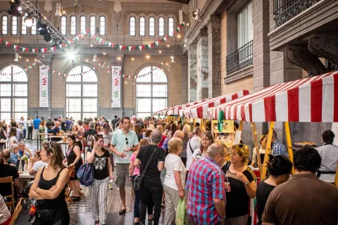 Habrá una feria de videojuegos retro y un concierto en el Teatro Colón durante 24 horas seguidas. Además, la mejor comida italiana se degustará en la Usina y Mataderos celebra la tradición argentina