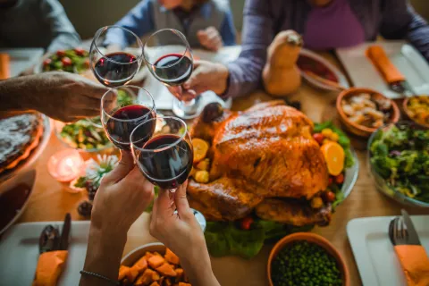 Festejar sin contar calorías: cómo disfrutar las fiestas sin culpa ni control con la comida