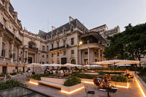 Buenos Aires ofrece opciones para ir a tomar el té con amigas