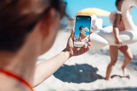 Cuando los chicos dicen “no me saques fotos”: cómo escuchar su pedido y cuidar su intimidad en la era de las redes