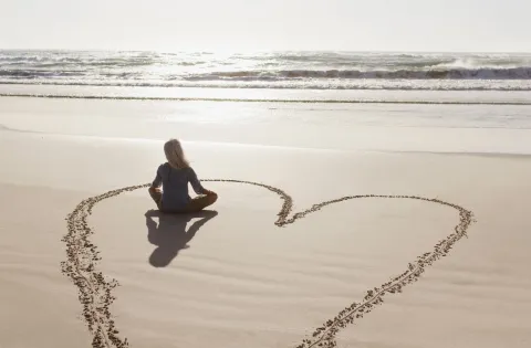 mujer en la playa