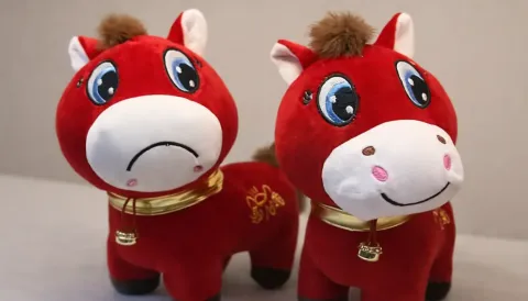 Un simple peluche diseñado para celebrar el Año Nuevo Chino se ha convertido en uno de los juguetes más comentados y buscados en redes sociales y mercados internacionales