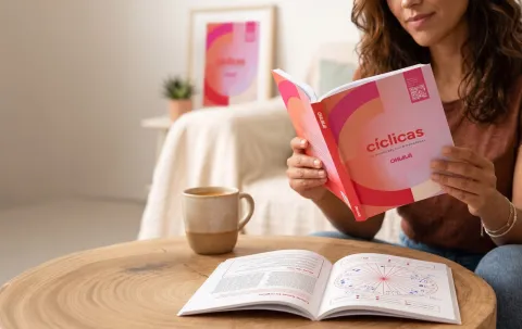 Cíclicas, el booka de OHLALÁ! para registrar tu ciclo menstrual.