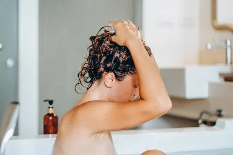 Shampoo: cómo elegir el correcto según tu cuero cabelludo