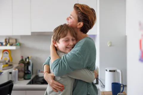 ¿Cómo acompañar a los adolescentes? Una guía de lecturas para criar en esta etapa. 