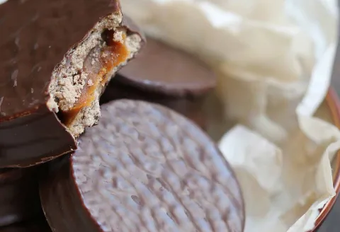 Semana del Alfajor: receta de los alfajores marplatenses de chocolate para hacer en casa