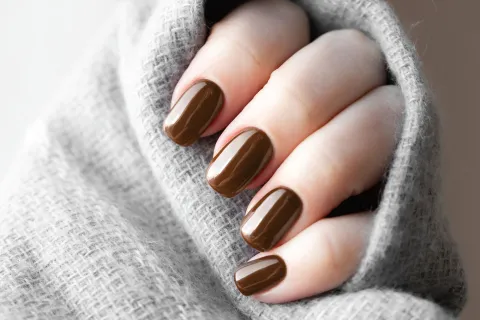 Las uñas cortas siguen consolidándose como una de las mayores tendencias beauty del invierno 2026.