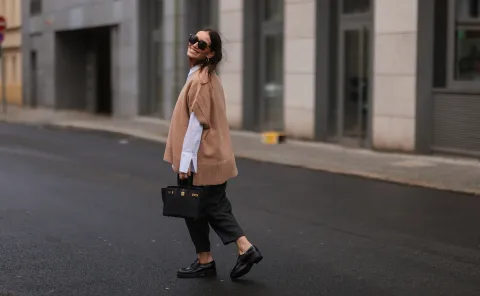 Looks-de-oficina-5-ideas-para-ir-a-trabajar-con-estilo-este-invierno-2026.jpg